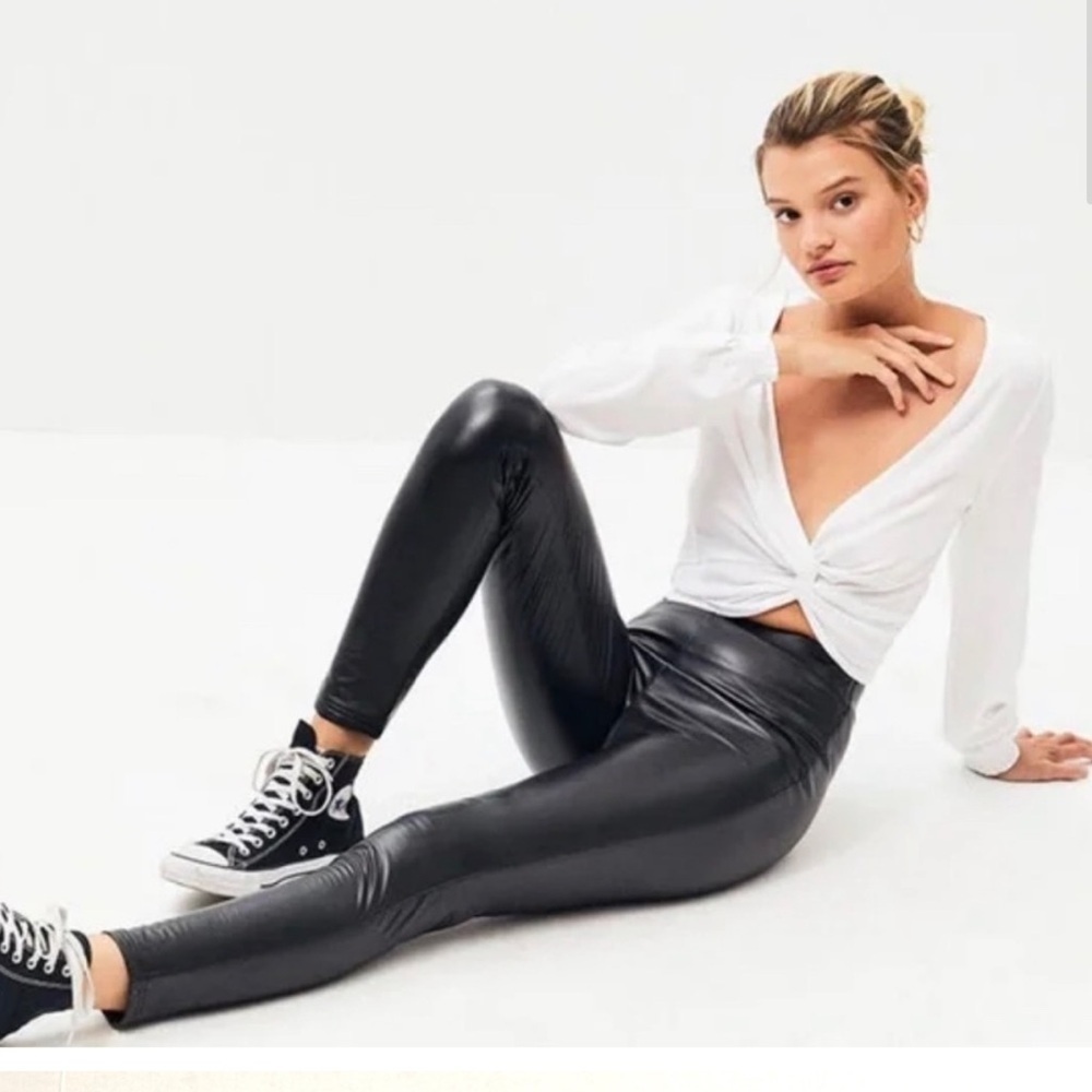 Kendall & Kylie Women's High Rise Faux Leather Pants XL